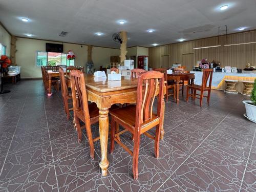 Restaurant, Aivarata Resort in Soi Dao