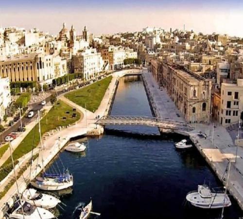 Charming town house in Cospicua, Valperga Rooms 5