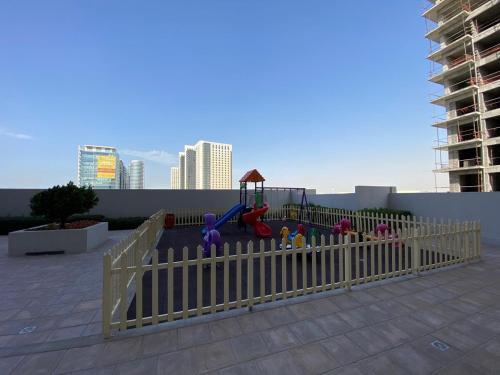 Furnished studio apartment next to metro, Dubái (foto 4)
