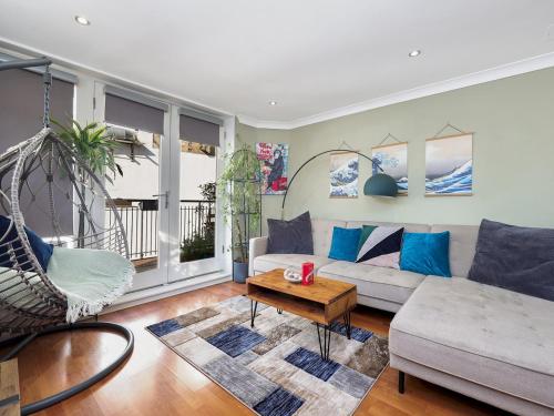 Stylish Balcony Apartment by London Fields - Pass the Keys, Лондон