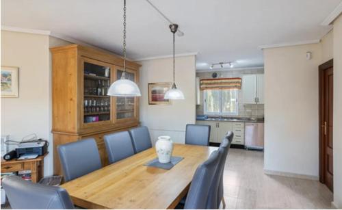 Villa Campos del Rio in ลาแมนกาคอสตาคาลิดา