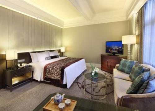 Premier Deluxe Room (Double Bed) image 5
