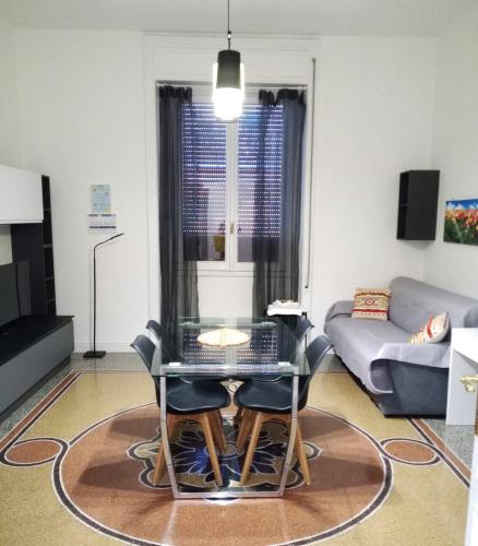 JOIVY Elegant 1-bedroom flat near Spianata Castelletto, Janov (fotografie 4)