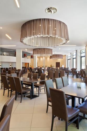 Long Beach Hotel & Resort - image 3