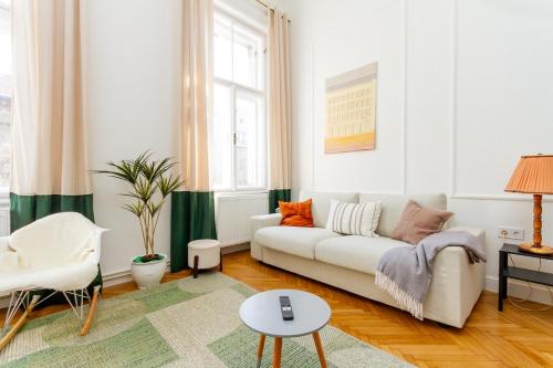 2BR Modern Elegance w Sauna and AC by NW Apartments