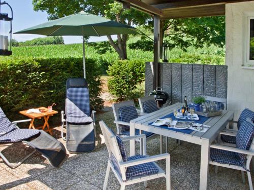 Eifelblick über dem See (Eifelblick uber dem See) in Biersdorf