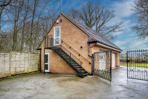 Country Apartment - image 12