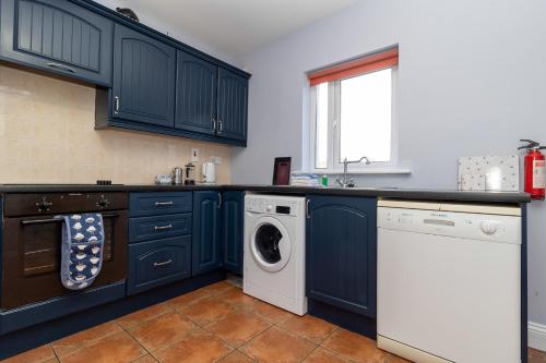 廚房, Seacliff Holiday Homes No 2 by Trident Holiday Homes in 鄧莫爾東