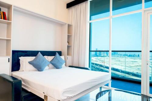Stylish Studio Bayz Danube Burj Khalifa View Pool, Dubai (Foto 5)