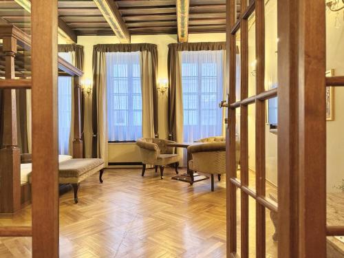 Traditional Prague Apartment, Прага (фото 3)