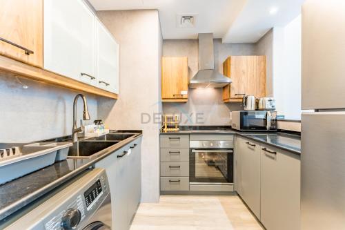 Terrace and Marina Views 1BR Near JBR, Ain Dubai and Major Landmarks, Zumurud, Dubai Marina by Deluxe Holiday Homes, Dubai (Foto 10)