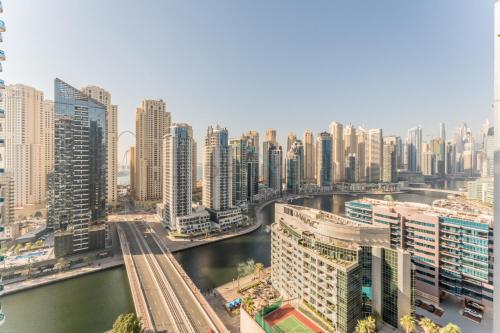 Terrace and Marina Views 1BR Near JBR, Ain Dubai and Major Landmarks, Zumurud, Dubai Marina by Deluxe Holiday Homes, Dubai (Foto 4)