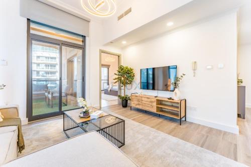 Terrace and Marina Views 1BR Near JBR, Ain Dubai and Major Landmarks, Zumurud, Dubai Marina by Deluxe Holiday Homes, Dubai (Foto 7)