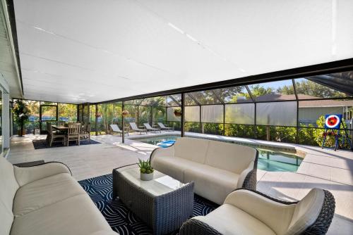 GIVE yourself, family and friends a JOY