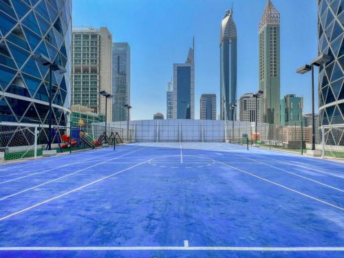 Luxury 2BR Stay in DIFC, Steps to Gate Avenue and Dubai Mall, Dubái (foto 8)