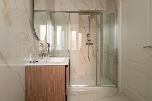 SJR Luxury Apartment Trevi Fountain - image 8