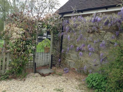 Little Tidebrook Farm - image 11