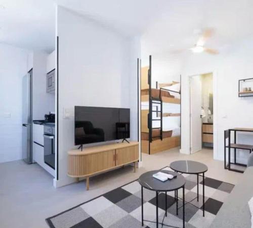 Cozy studio 2B in Ciudad Lineal for 4 pax - Zigia B, Madrid