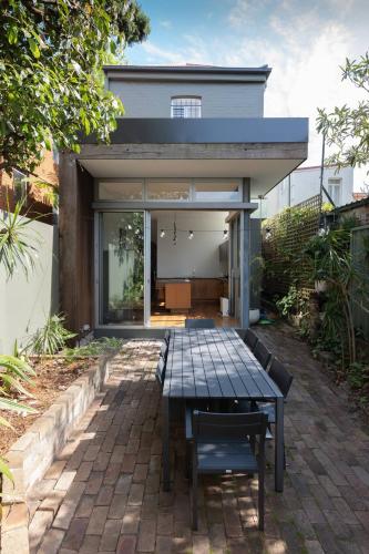 Newtown Terrace House Oasis - image 10