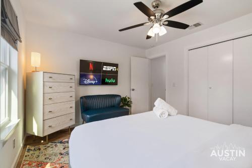 Near BBQ, Coffee More in Brentwood Pet-Friendly 2BR 1BA Condo By Austin Vacay Near BBQ, Coffee More in Brentwood Pet-Friendly 2BR 1BA Condo By Austin Vacay