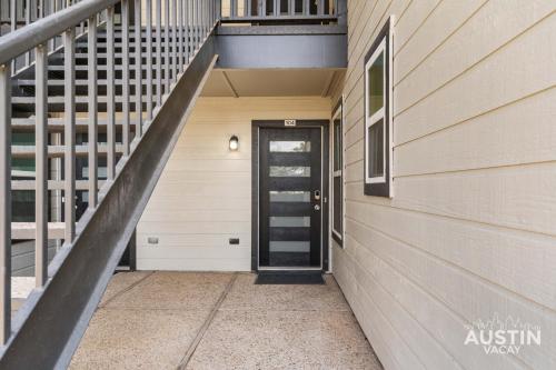 Near BBQ, Coffee More in Brentwood Pet-Friendly 2BR 1BA Condo By Austin Vacay Near BBQ, Coffee More in Brentwood Pet-Friendly 2BR 1BA Condo By Austin Vacay