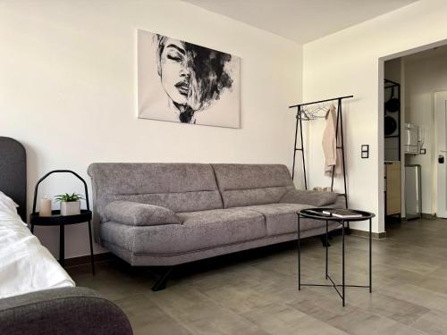 Modernes City Apartment mit Blick auf die Uni 3.5km von Eckenbachstraße entfernt