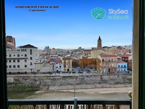 Skysea Holidays Malaga Centro frente al Rio - Photo 1