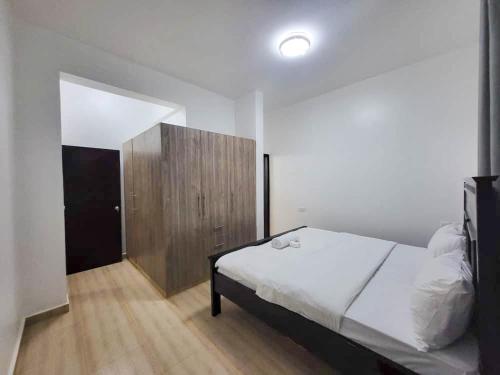 3bedroom furnished Apartment in Garuga in Lyamutundwe