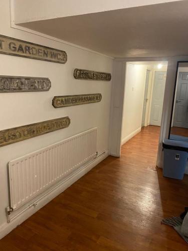 The Queens Hostel in Ealing
