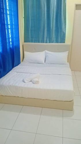 Dynamic homes stay in Falim