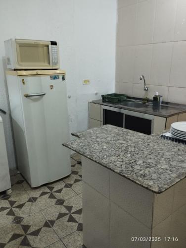 ห้องครัว, Apartamento 02 Jardim Peri Quarto Cozinha Banheiro in กาโชเอย์ริงยา