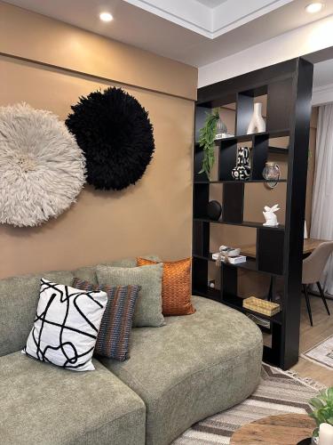 One-Bedroom Apartment image 7