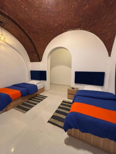 1 king bed, 1 twin bed, 1 bunk bed