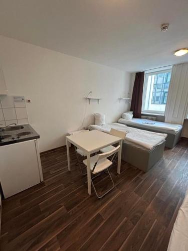 3 twin beds
