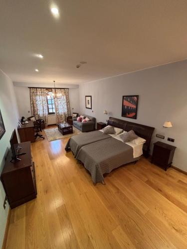 Suite with Mountain View