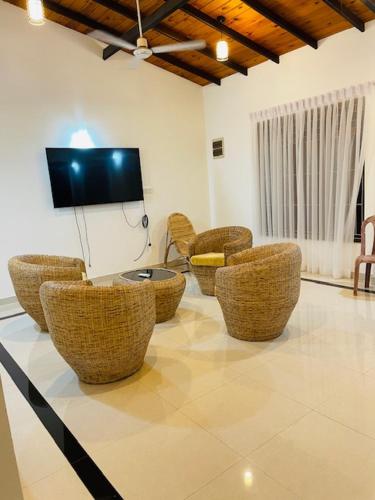Kanapathiy Rest House in Palaiyoottu