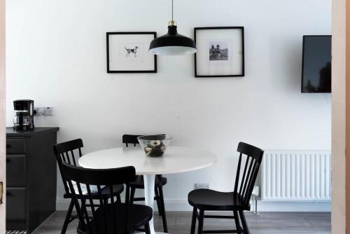 9 Kingscourt House - image 6