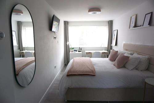 Amica Guesthouse in บอลลีมาคาร์เรต