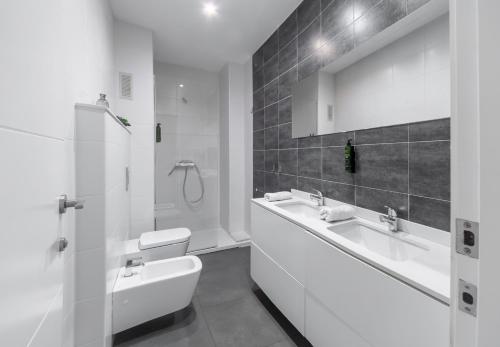 Two-Room Apartment image 3