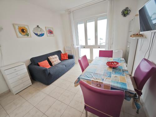 Studio Apartment image 6