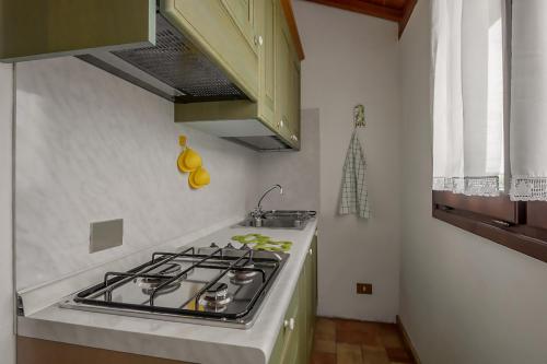 廚房, Appartamento nel Borgo in 伊索拉法爾內塞