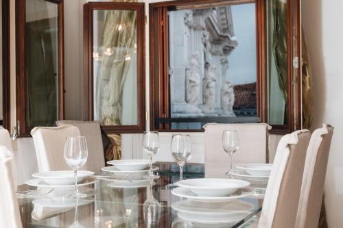 San Teodoro Palace - Luxury Apartments - image 3