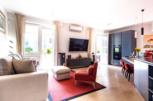 Elegantis Penthouse in the Heart of Rome With Private Terrace and View, Rzym