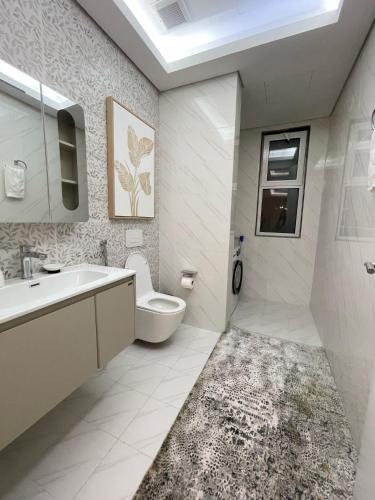 One-Bedroom Apartment image 10