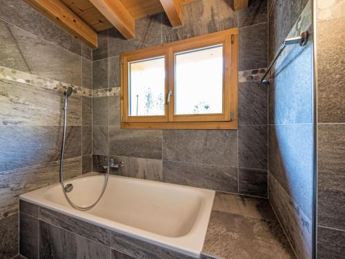 Chalet Dipankar by Interhome in 維拉爾薩羅恩