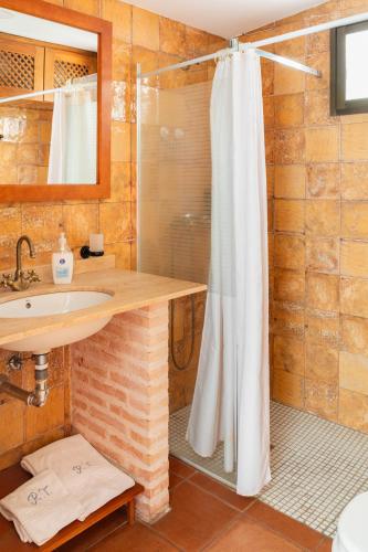 ALCALA DEL JUCAR, Casa rural Rio Tranquilo 1 -Piscina privada- in Casas de Ves
