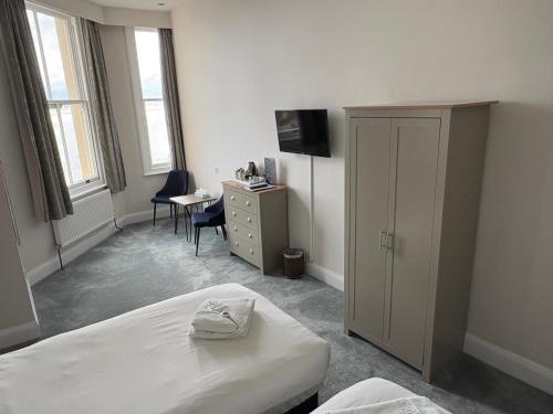 The Cumberland Hotel - image 13