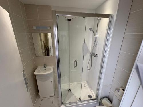 The Cumberland Hotel - image 2