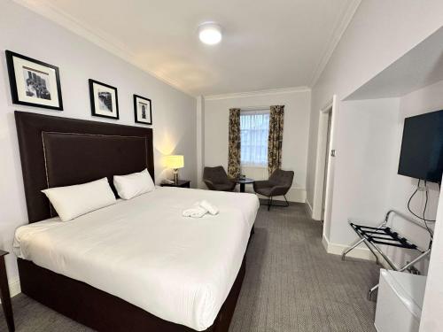 2 twin beds