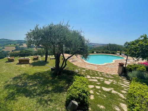 Peldbaseins, Casa Zefiro 4 by Marche Holiday Villas in Orciano di Pesaro